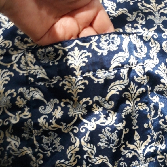 Delicates Pajamas Set of Two Pieces Printed Blue Button Down Size Large… - Picture 6 of 6